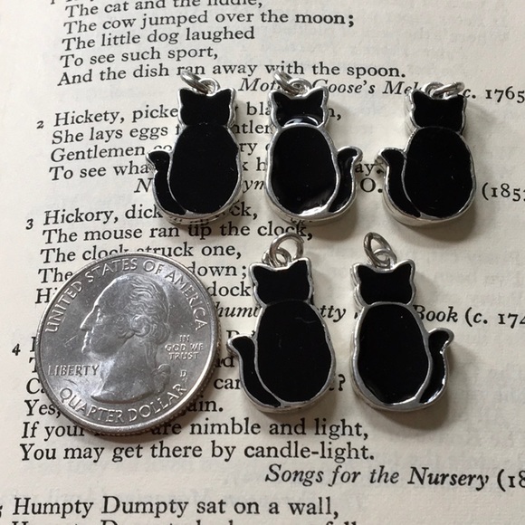 Set of 5 Enameled Lucky Black Cat Charms Pewter Kitty Kitten NEW Halloween - Picture 2 of 3